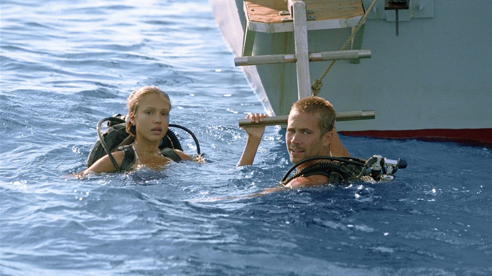 Into the Blue รีวิวหนัง